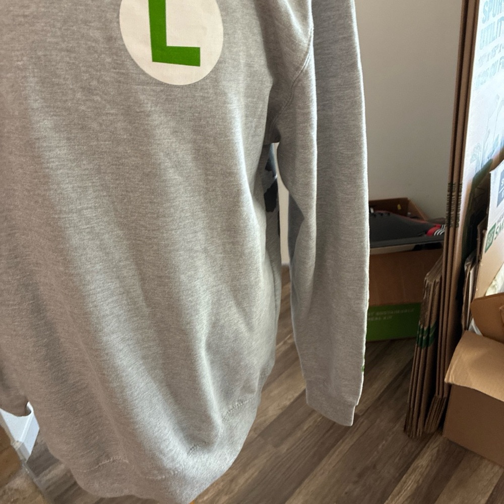 Universal Studios Hollywood Super Nintendo World Luigi Pullover Size XL - Picture 4 of 12